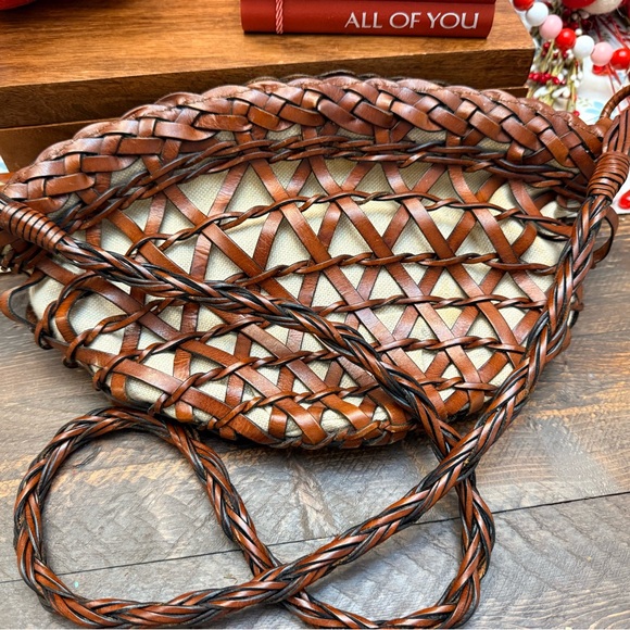 Bonani Handbags - Vintage brown BONANI Basket Weave Leather Crossbody Shoulder Bag Purse